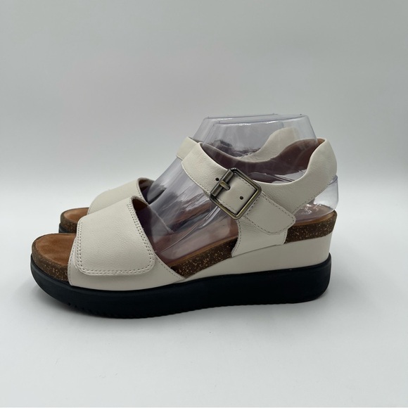 Clarks Unstructured Women’s 9.5 Lizby White Leather Adjustable Wedge Sandals - Picture 2 of 14